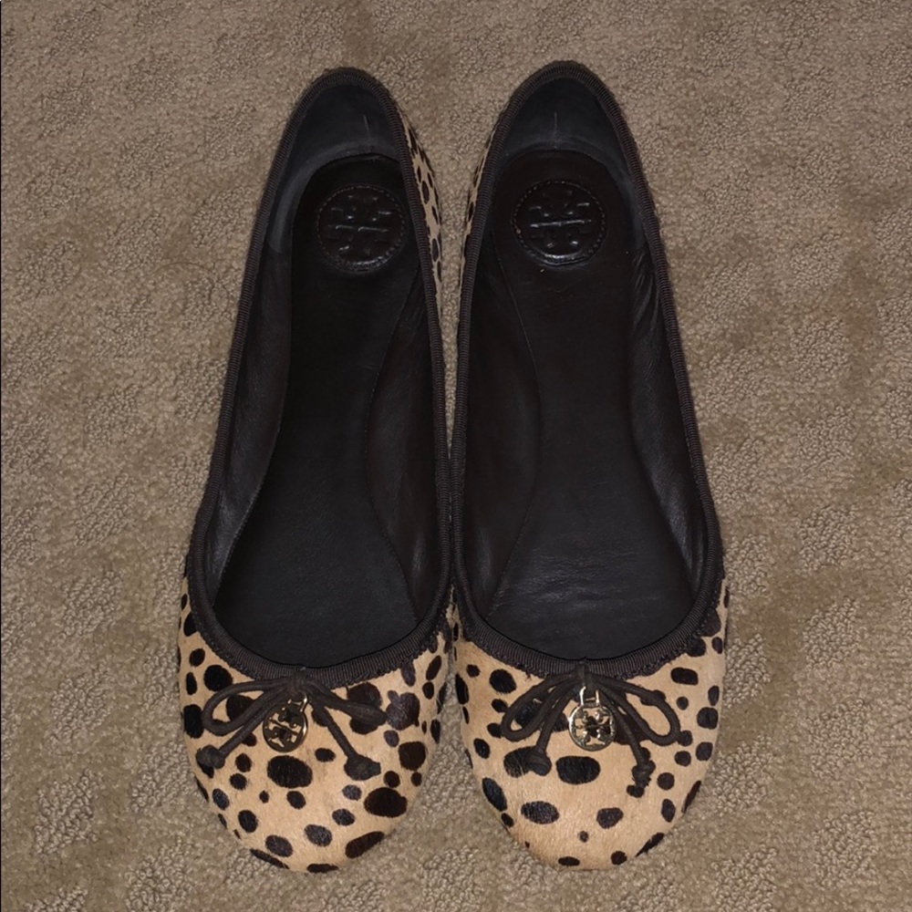 TORY BURCH leopard flats with gold logo size 9